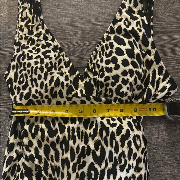 Carmen Marc Valvo Cheetah V Neck Surplice One Piece Bathing Suit Swim Swimsuit - Picture 5 of 7